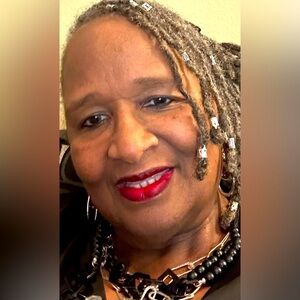 Meet your Posher, Lynnell